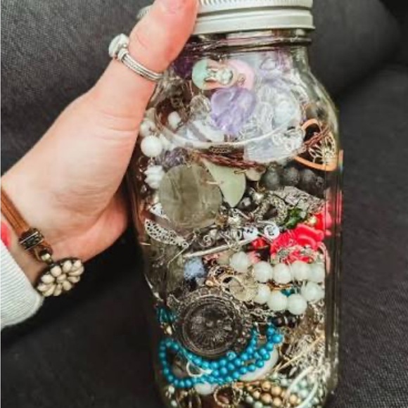Mystery jewelry Jar - Picture 3 of 5